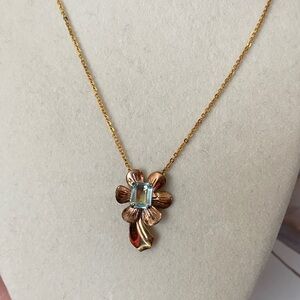 20120KT Barclay Gold Filled Flower Pendant Necklace